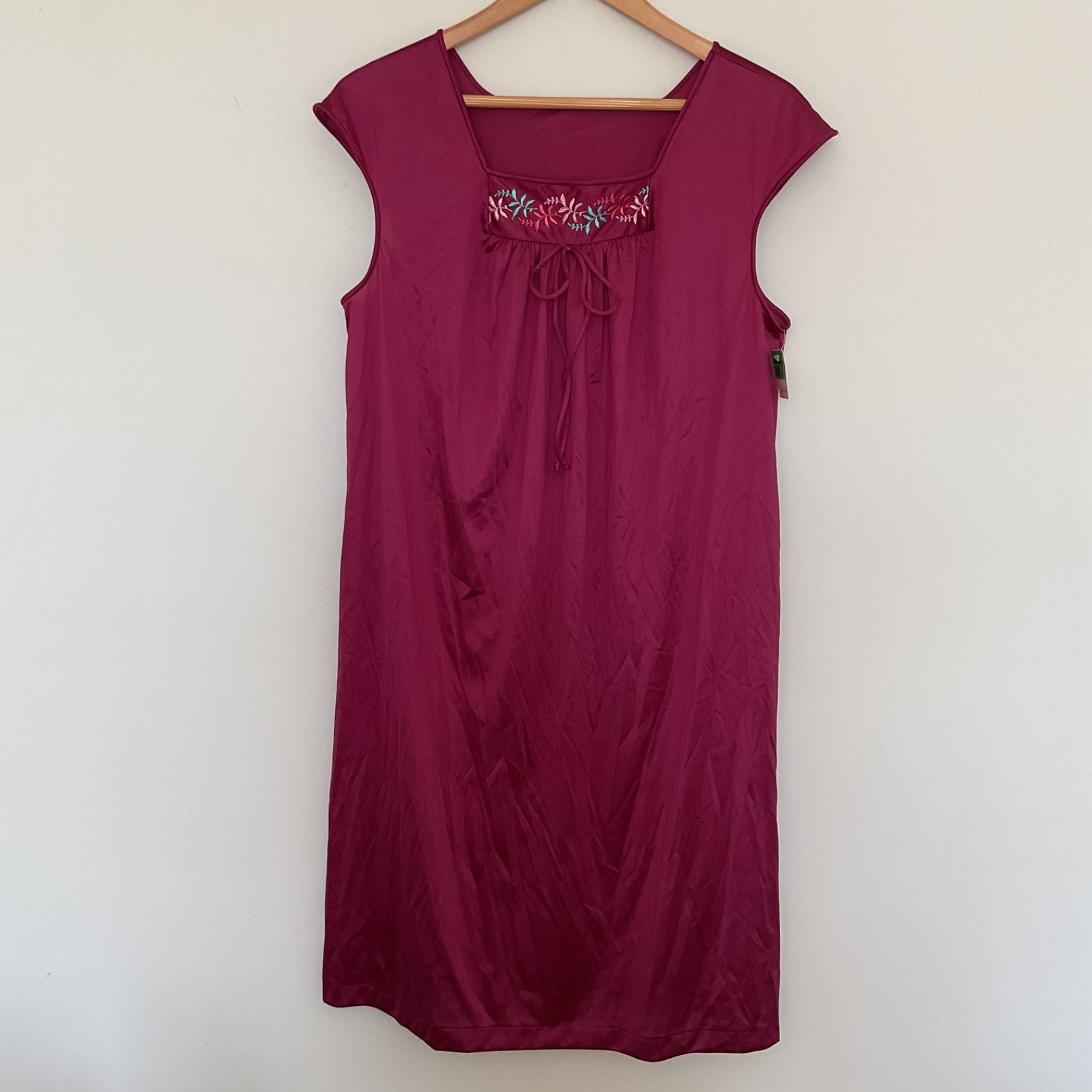VTG J.C.PENNY MG Embroidered Antron III Nylon Cap Sleeve Short Nightgown Sz M