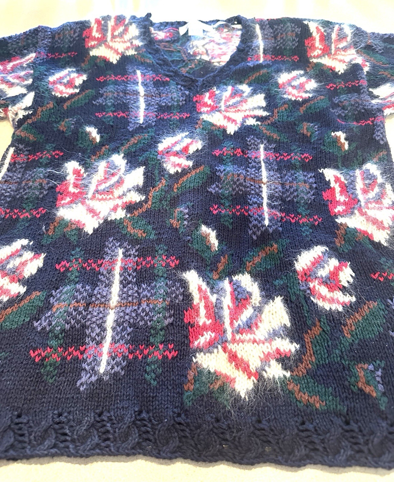 Vintage 80s Hand Knitted MOHAIR DESIGNER V-Neck Floral Sweater