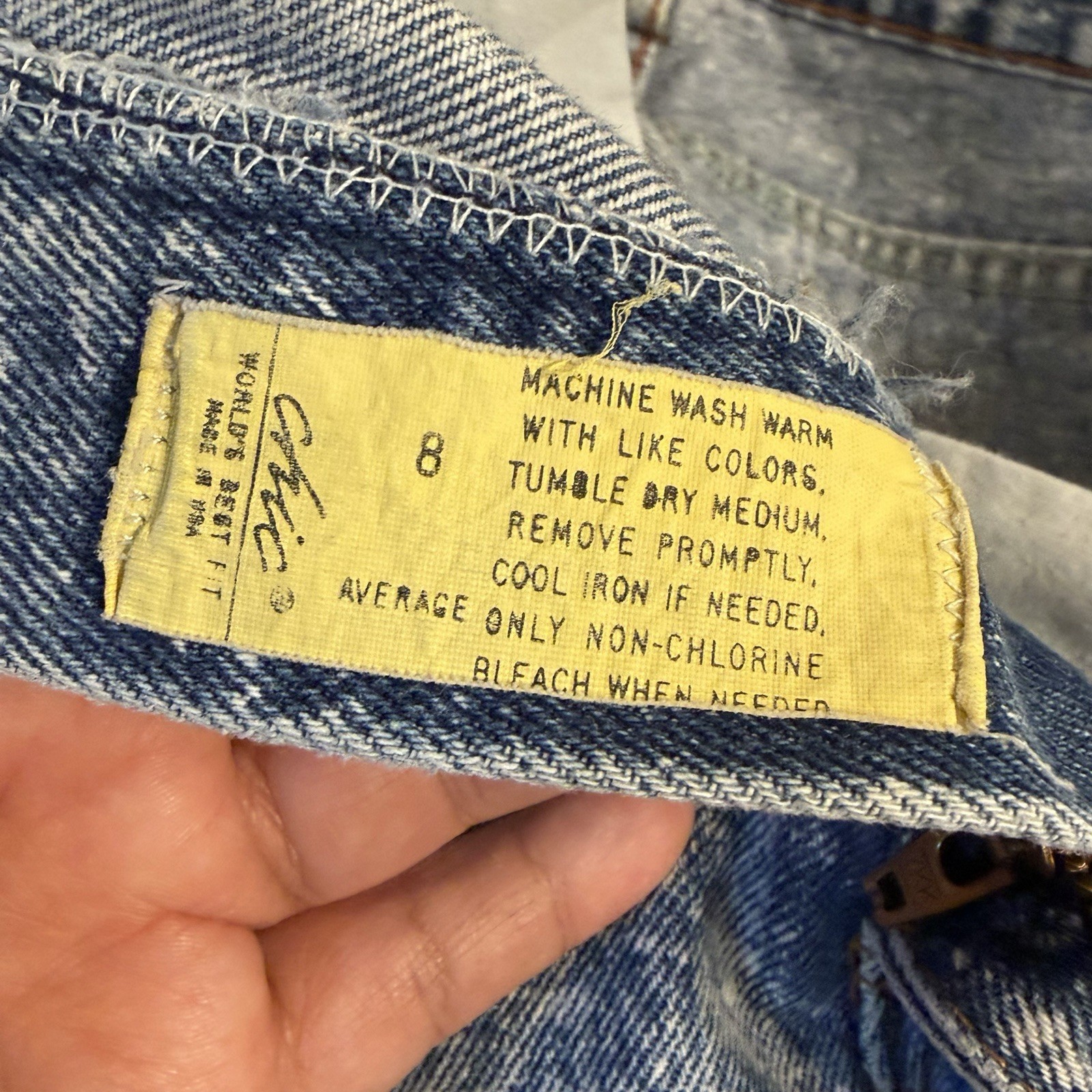 Vintage Chic Acid Wash Jeans USA Size 8 (Runs Small) 24×28 Tapered High Waist