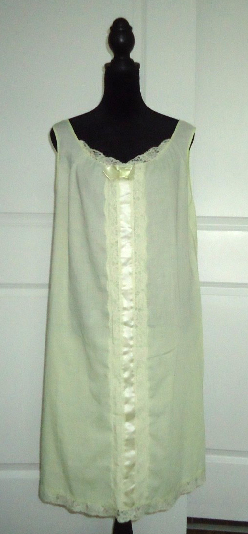 Vtg 60s Pale Yellow-Green Sears Perma-Prest Nightgown Cute Bow Lace Siz-XL