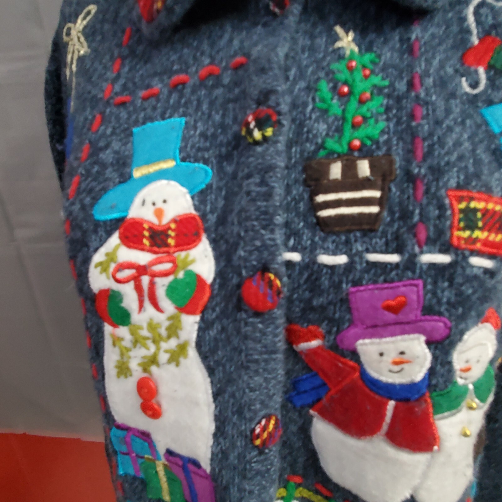 VTG Designer Original Studios Segue Joy Embroidered Christmas Sweater