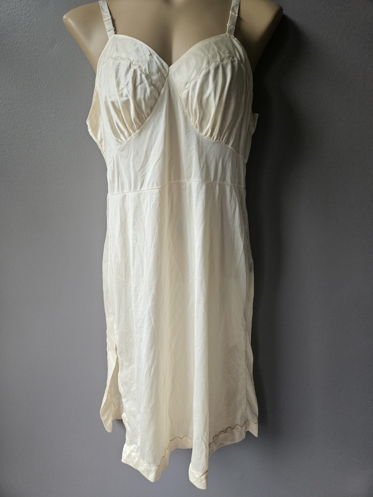 Scarce Vintage 60s Retro Vincent Nude Nylon Satin Unlined Size 40