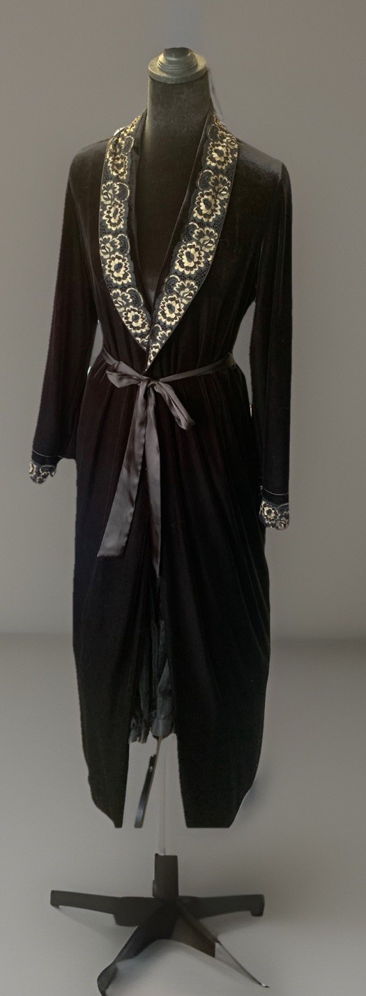 Jonquil By Diane Samandi Vintage Embroidered Black / Gold Velvet Robe Sz S