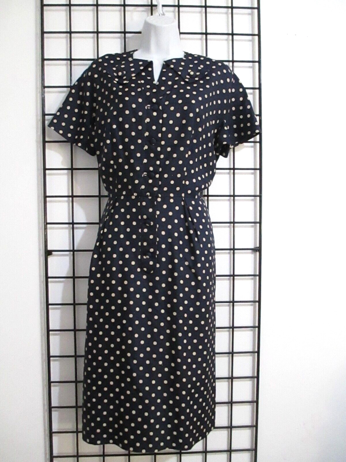 VINTAGE NELLY DON 🌸SZ 6 / 8 / 40″ BUST==NAVY BLUE & BEIGE POLKA DOT / DRESS