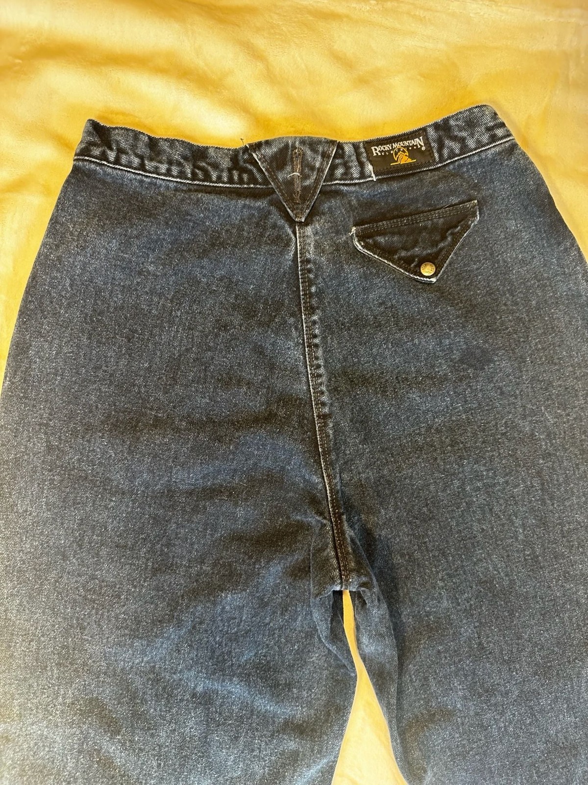13/32 Vintage Rocky Mountain Clothing High Waisted Western V-Yoke Jeans