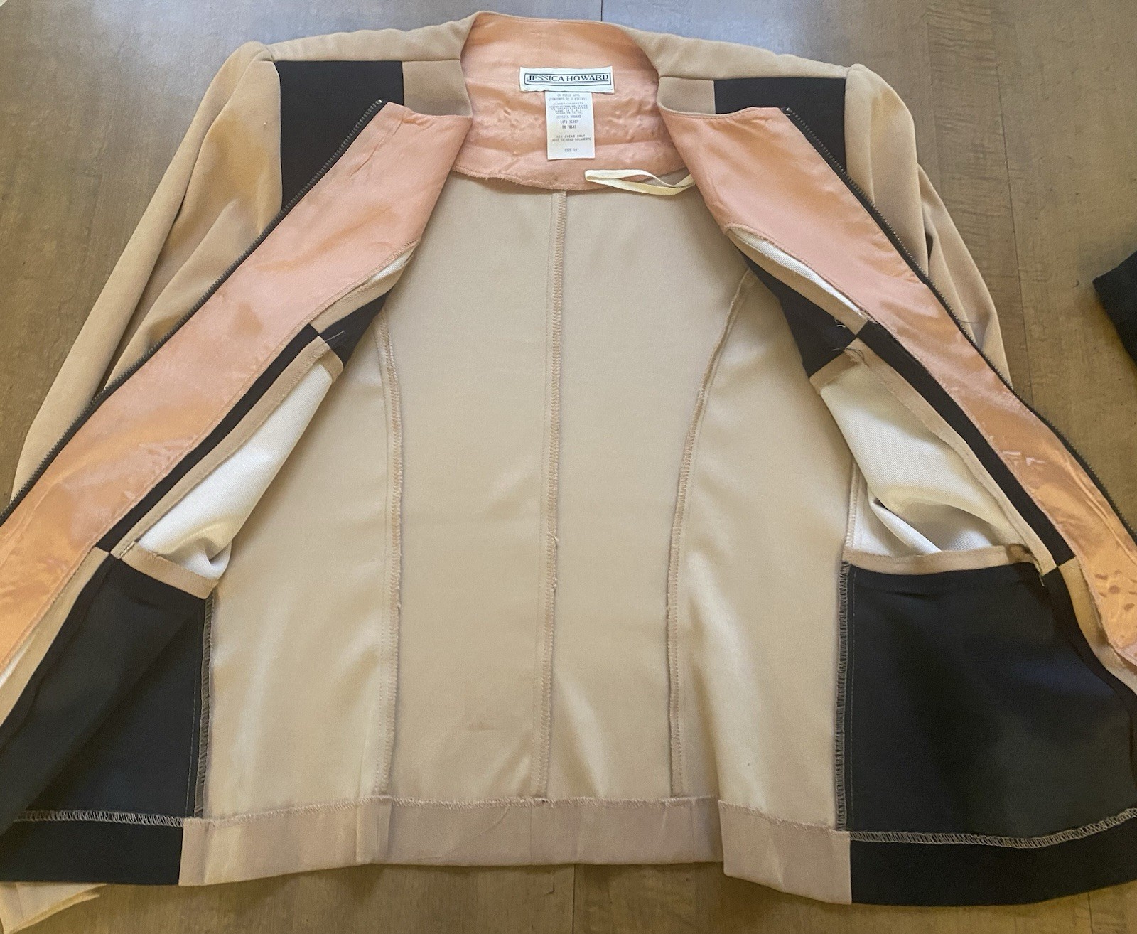 Jessica Howard Vintage 2 Pc, Size 10 Suit, Color Block, USA Made Shoulder Pads
