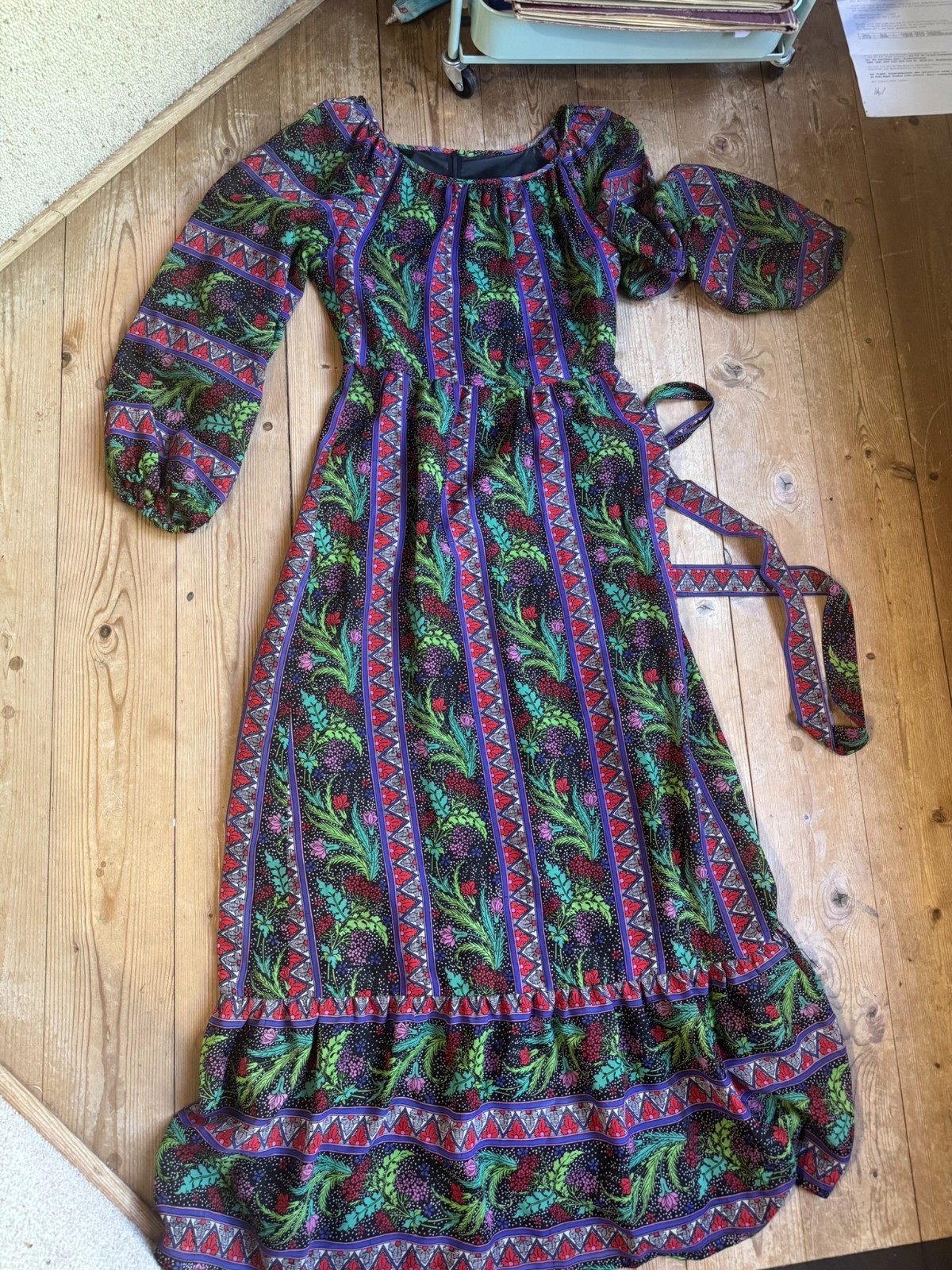 Vintage 70s Boho Maxi Dress Hippie Festival Dress Tricel XS S Floral