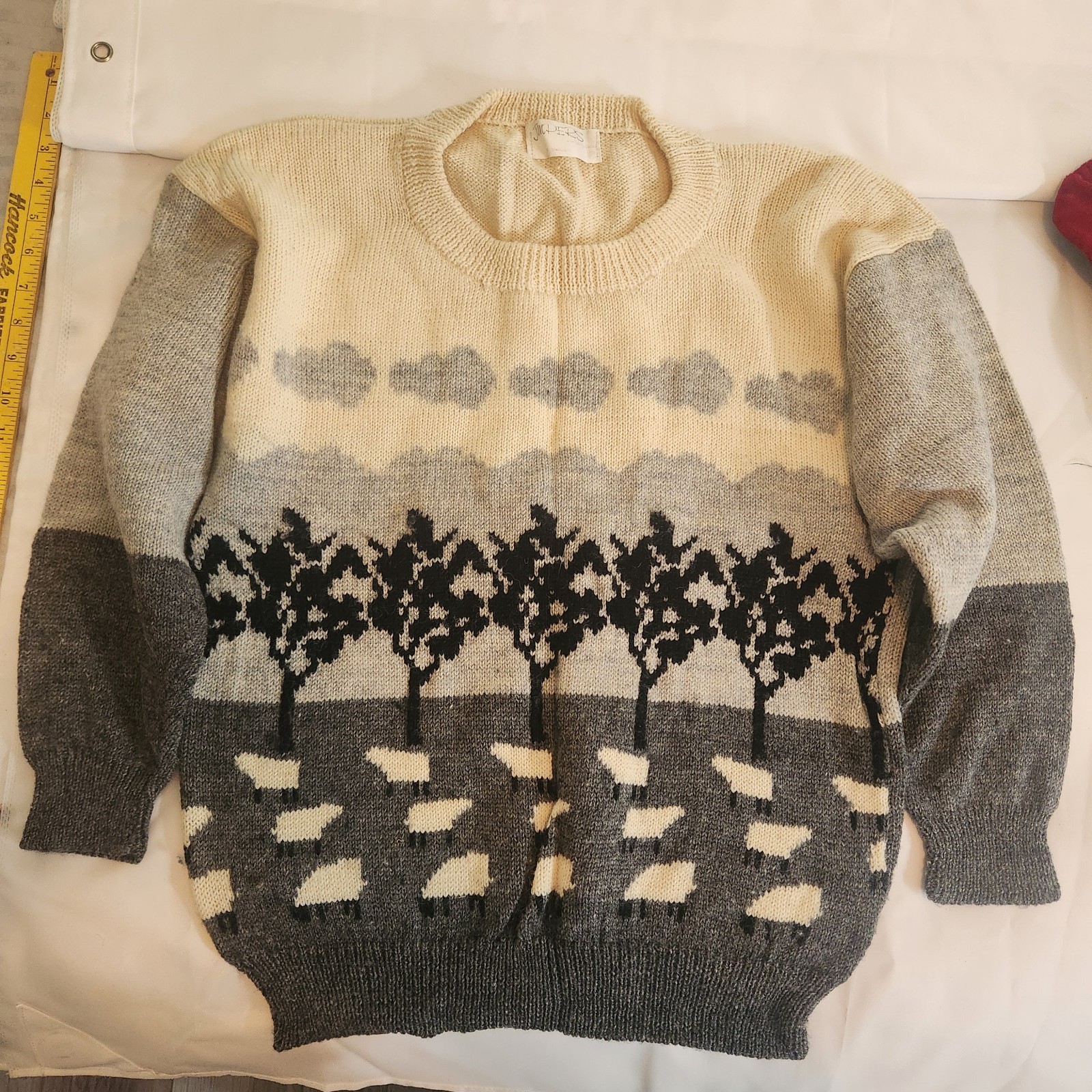 Vintage 70s New Zealand Lamb Sheep Sweater White Black & Gray Wool Women’s Sz M