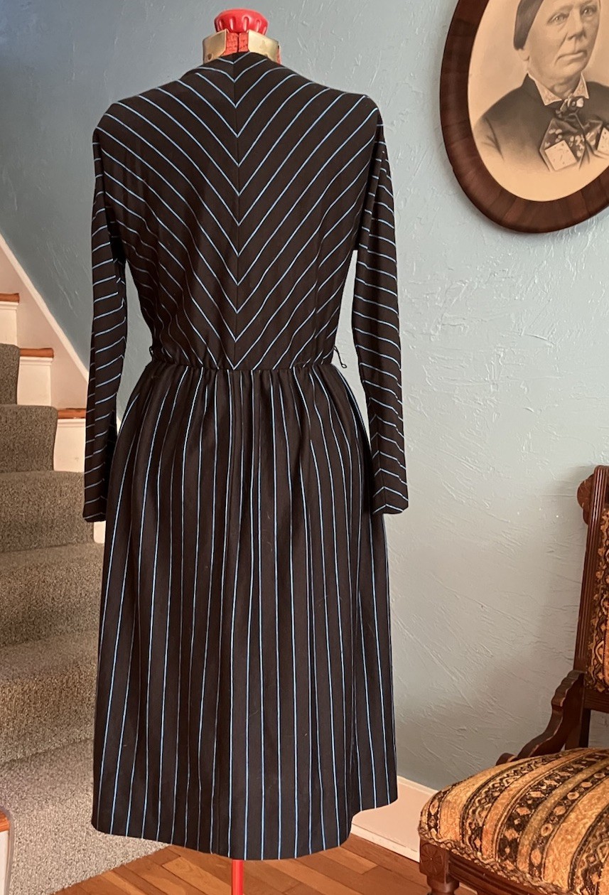 Vintage 70s Leslie Fay New Wave Black/Blue Chevron Pinstripe Sweater Dress S/M