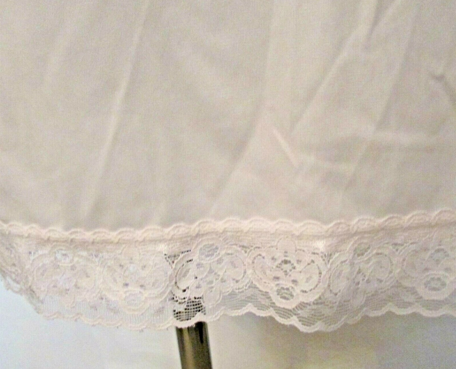 Vanity Fair 10-103 Semi-Sheer Off-White Nylon Lace Trim 22″ Full Dress Slip 36