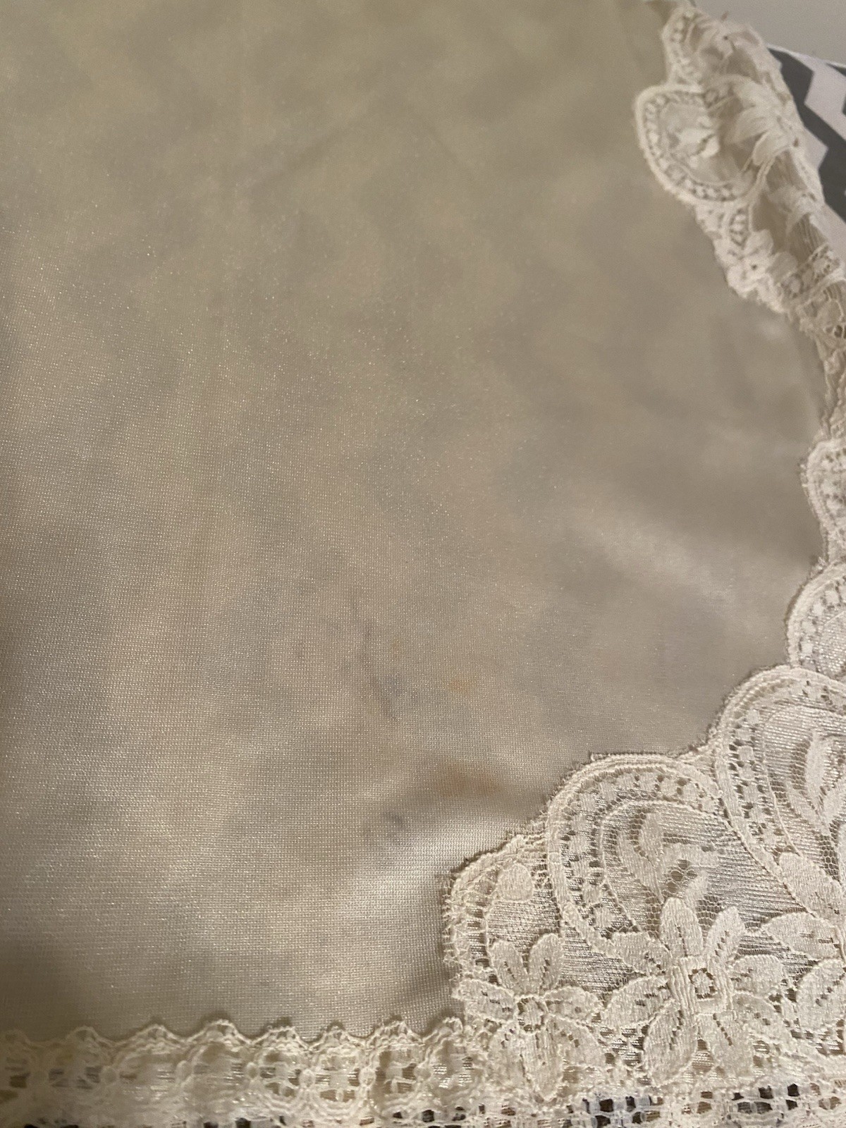 Vanity Fair VTG 60/70 LG Dacron Poly/Nylon Lace-Embellish 1/2 Slip MI USA (READ)