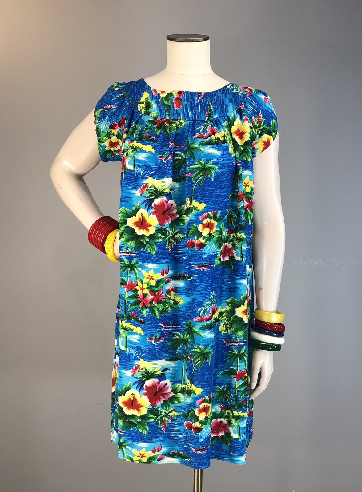 Vtg 60s Dress Hawaiian Classic Rayon Muu Muu Novelty Print Paradise Split Sleeve