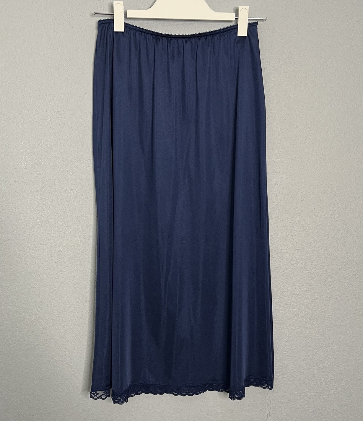 Vintage Warners Women Perfect Measure Nylon Half Slip Size L Made in USA #55300