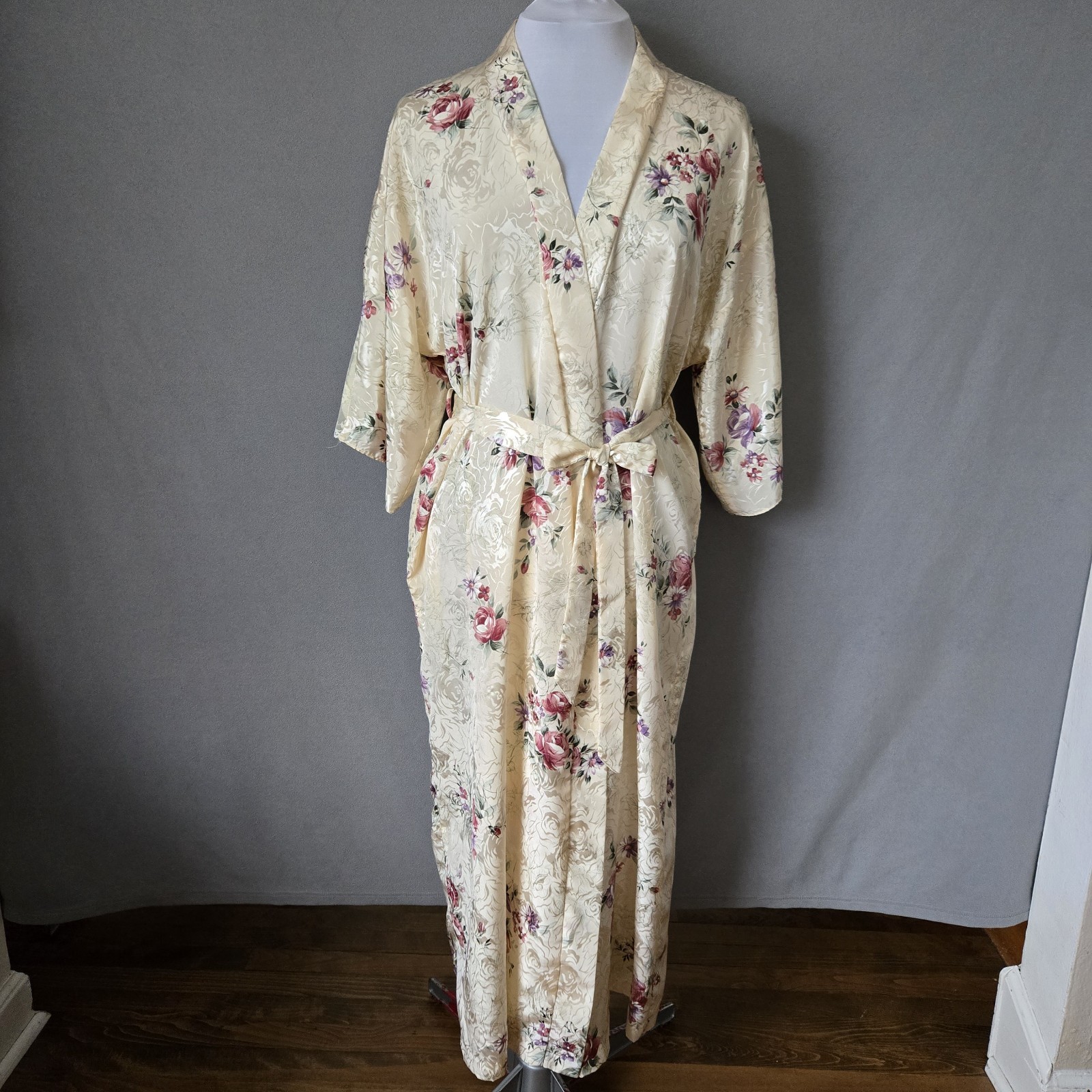 Vintage Cream Floral Satin Robe Small Expressions