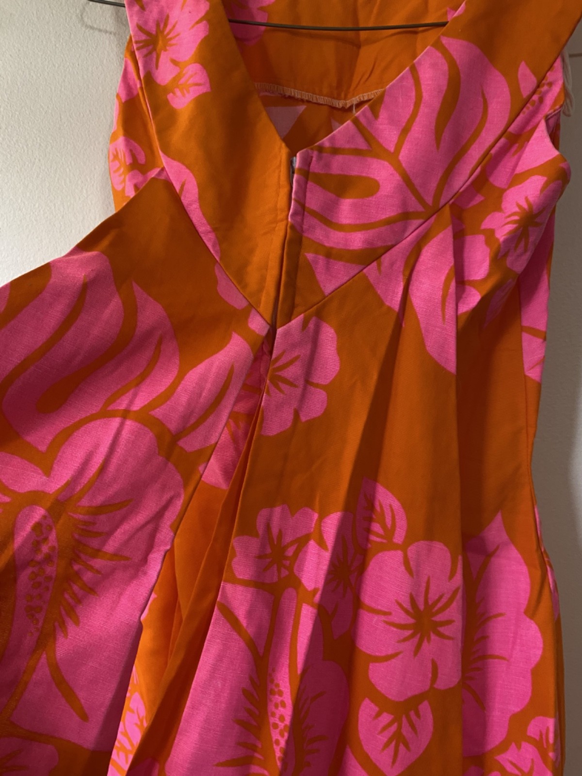 Vintage 1950s Floral Women Honolulu, Hawaii-Made FDress with Train, Small