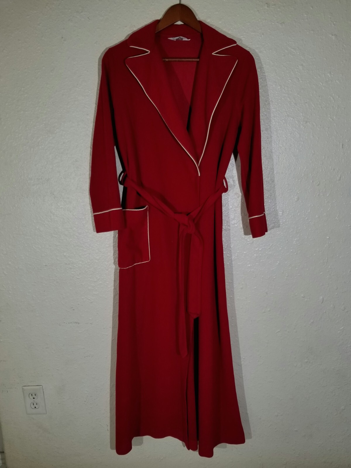 Vintage velvet Velour hostess Robe house coat women Sz small red white kayser