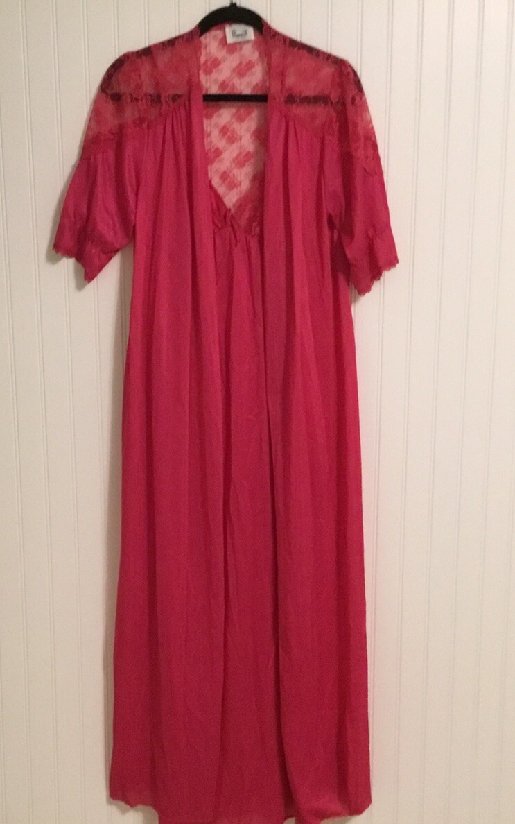 Vintage Paramount New York Peignoir Set Size Large Pink Nylon (flaw In Robe)