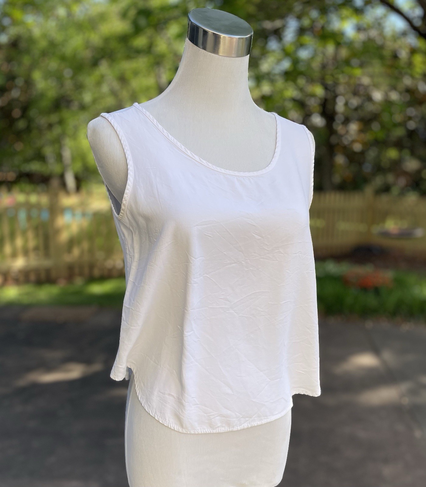 Vintage 1980s White Rayon Flowy, Swing Tank Top Petite Trends Women’s M Medium