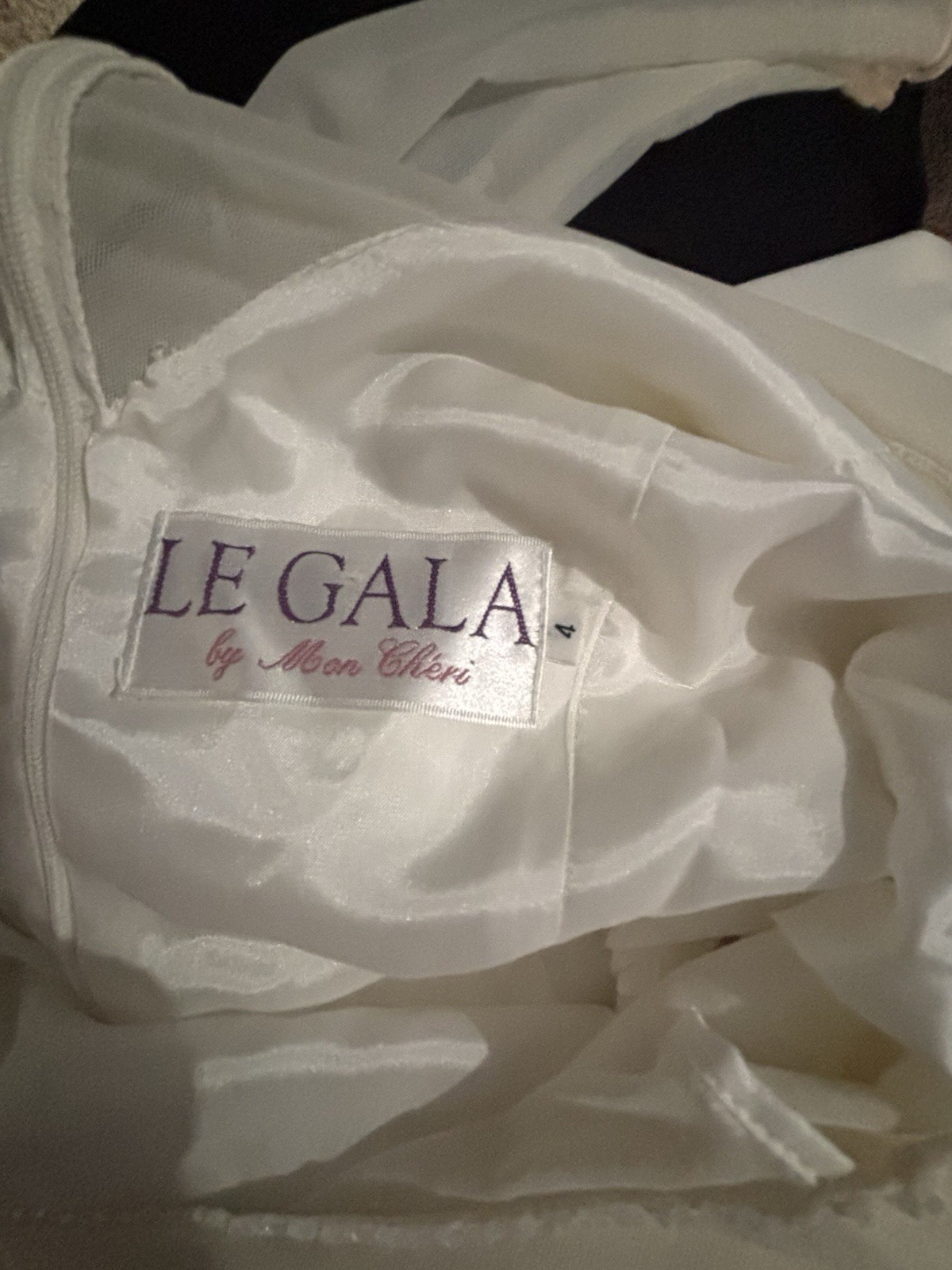LeGala By Mon Cheri Wedding Gown Dress Size 4