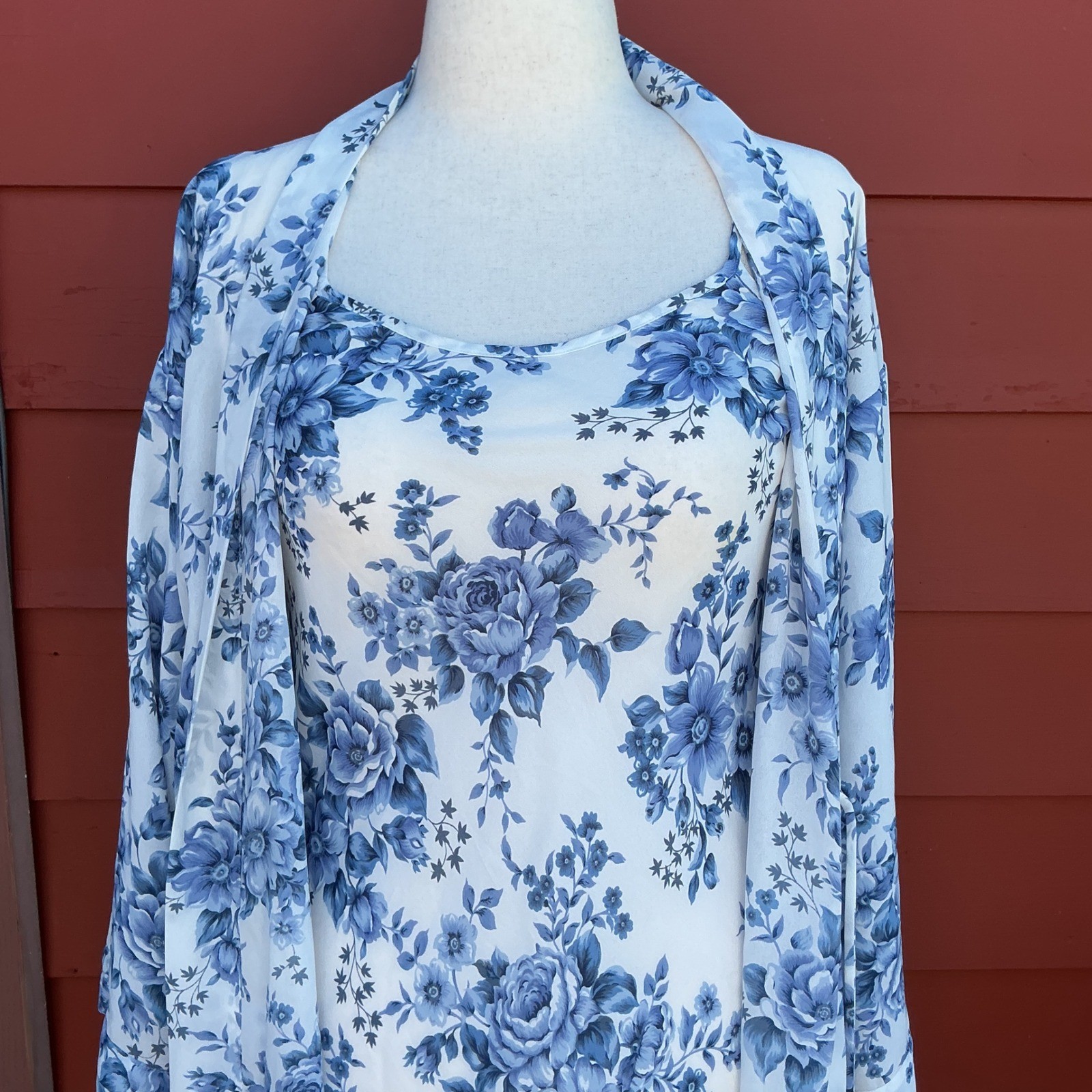Victoria’s Secret Gold Label Blue White Floral Maxi Robe Slip Set Cottagecore