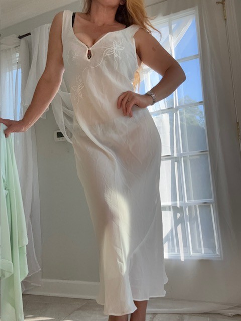 Vintage Vanity Fair Nightgown Ivory Crepe Chiffon Long Embroidered Sleepwear M