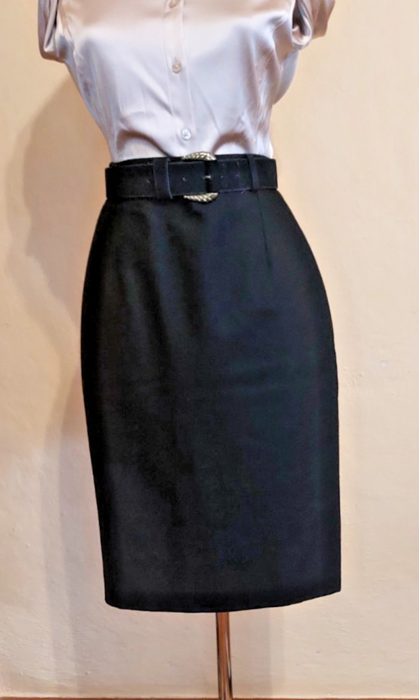 Vintage 100% Virgin Wool Pencil Skirt Woolmark Black Belted Size S M Italy 90s
