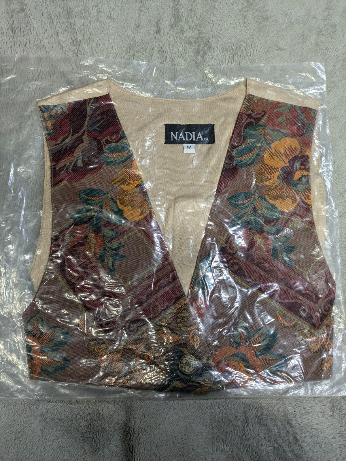 Vintage Nadia Embroidered FLOWERS Tapestry Women’s MED Grandmacore Vest NEW v2