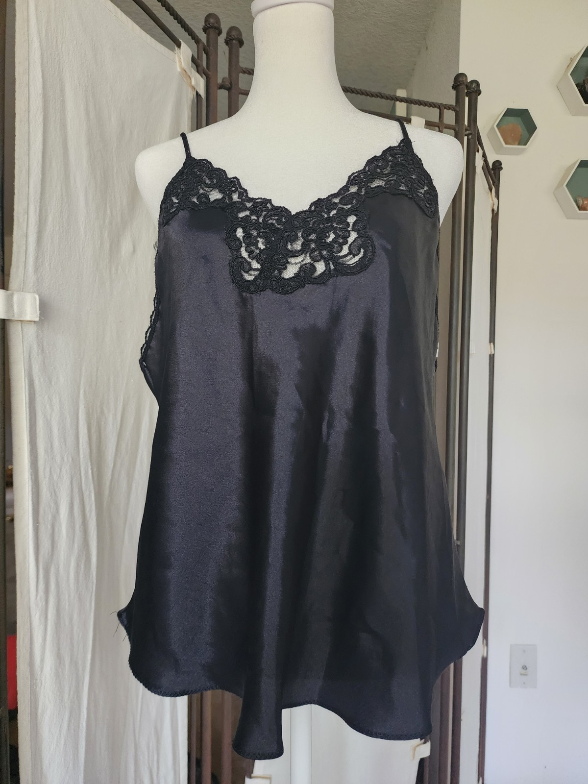US Vintage Lot 3 Lace Camisoles 1 SEARS 1 JCPENNY 1 Unbranded 38″ Large EVC