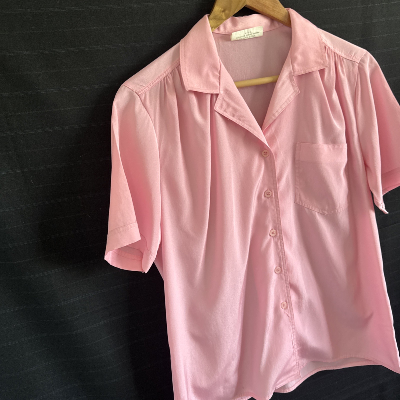 Vintage Pink Polyester Button Front Blouse Shirt sz 36 L Button Up Short Sleeve