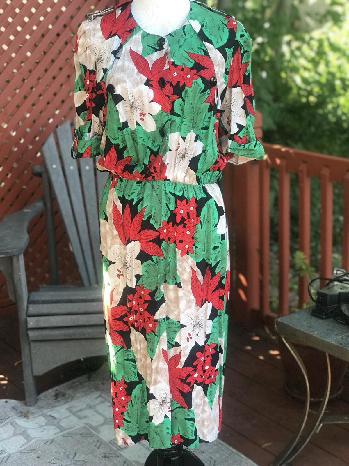 1980s Holiday Floral Cotton Dress Shirtwaist Vintage Funky Retro B40 W34