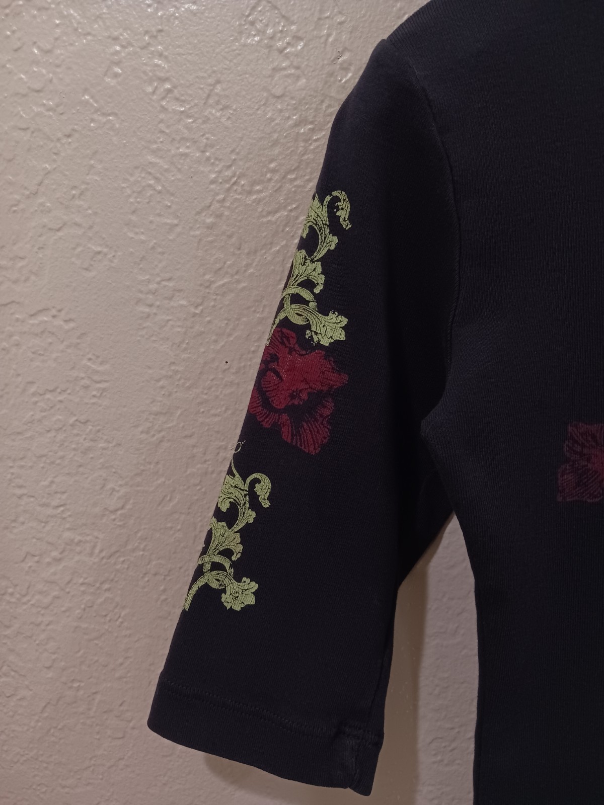 Sledge USA „Damask” Vintage 2000s Women’s 3/4 Sleeve V-Neck Long Sleeve T-Shirt