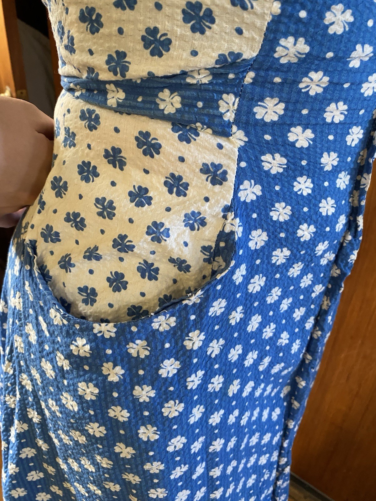 Vintage 1930s-40s White Blue Floral Lounge House Dress Puff Sleeve Zip Front Med