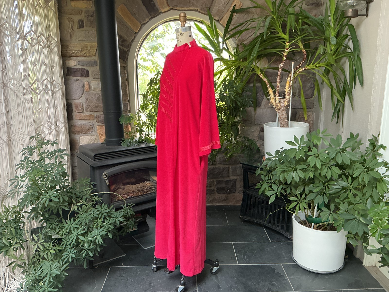 Vintage 1970s Deep Pink Velour and Satin Zipper Front Robe Lounge Trends