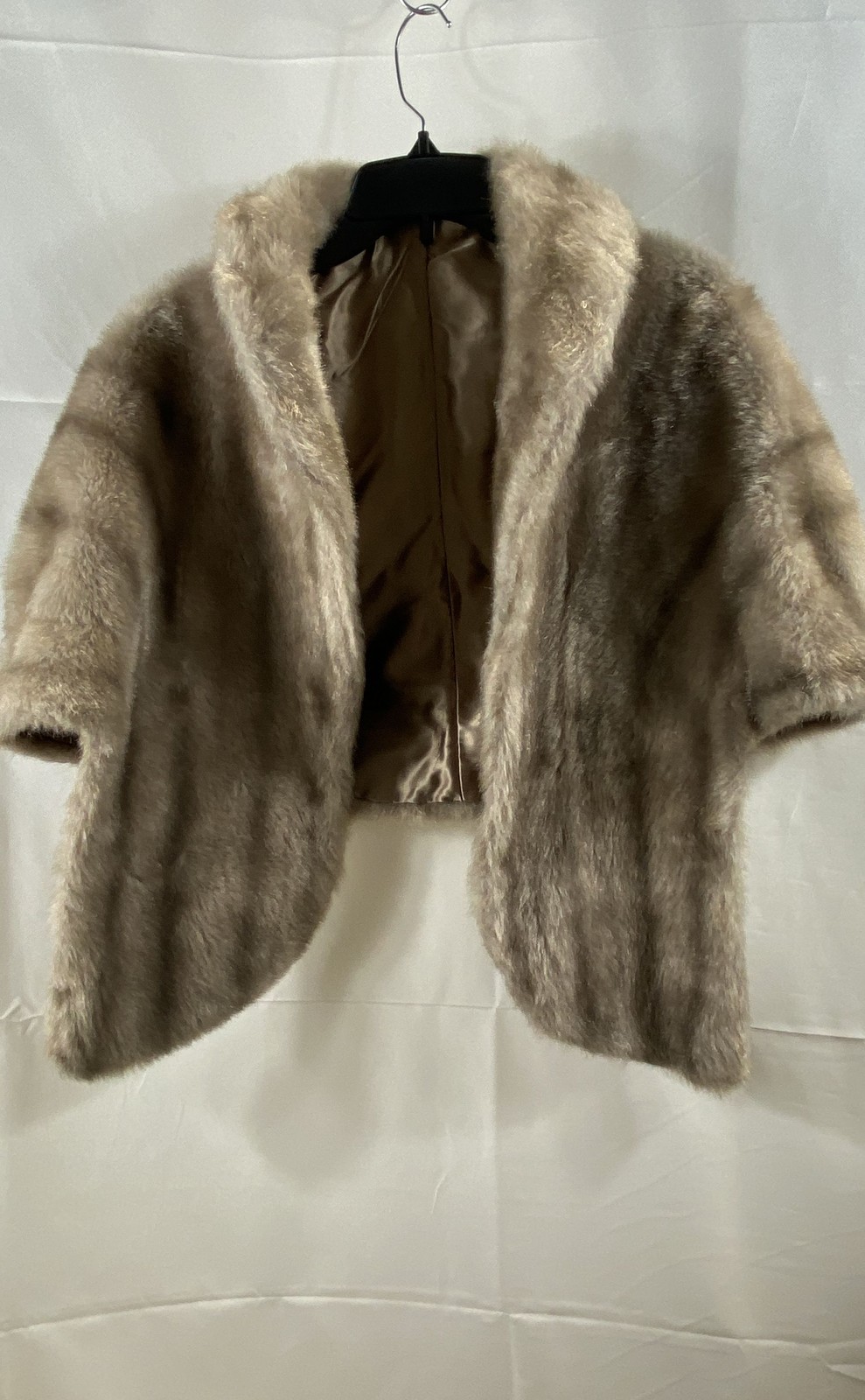 Vintage 70s Regina Glenara by Glenoit Women’s Brown Faux Fur Capelet Stole