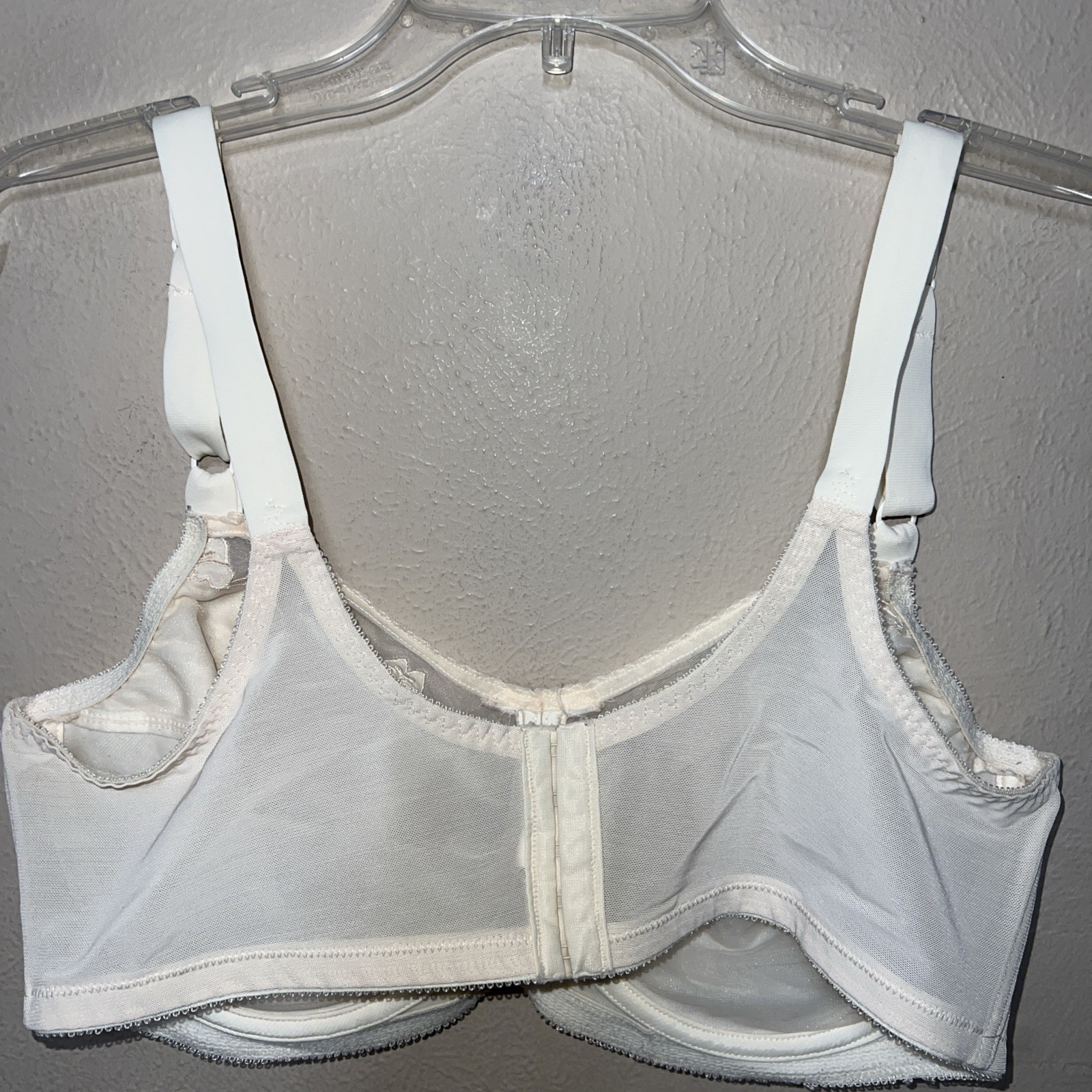 Vintage Bali 0180 Underwire Bra 42D Beige Satin Floral Embroidered 80s 90s Y2K