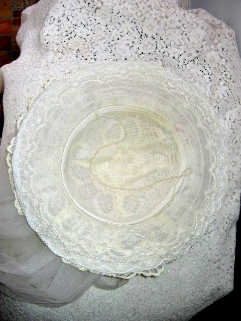 VTG 1980 2pc CREAM GLOSSY SATIN BALL GOWN/LACE-PINK RIBBON FLORAL-9-10-LACE HAT