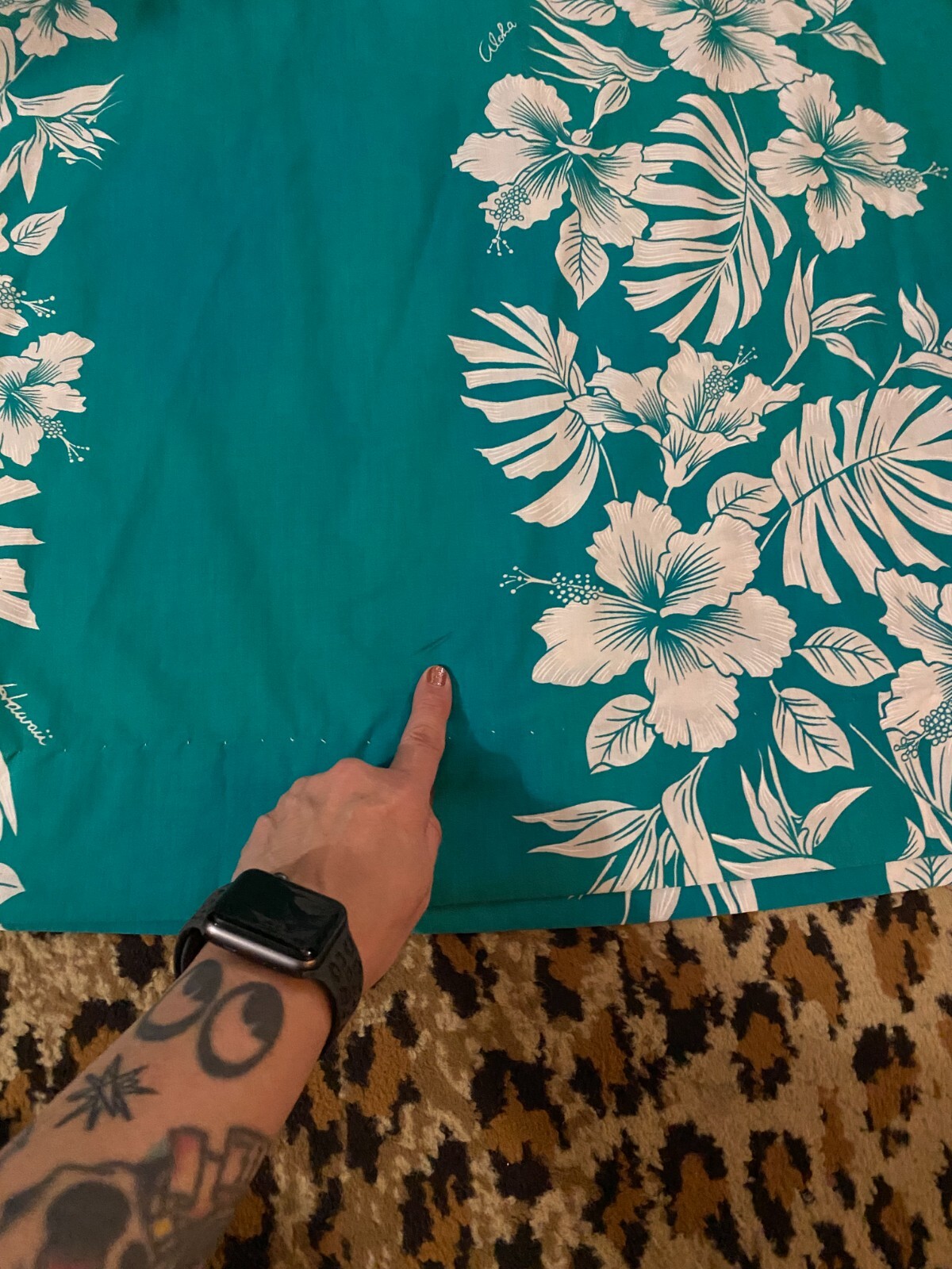 Vintage ROYAL CREATIONS HAWAII Green Hibiscus Mumu Caftan Kaftan Tiki Aloha OS