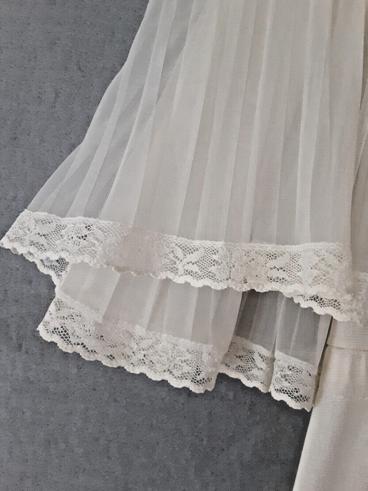 Vtg Ivory Nylon Robe Sz M Sheer Pleated Chiffon Capelet Dressing Gown Jolie Two