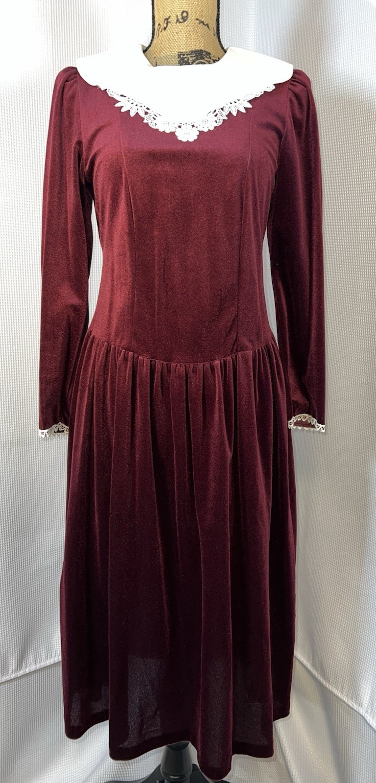 Vintage Ribbons and Lace Collection Black Velveteen Dress White Satin Collar v86
