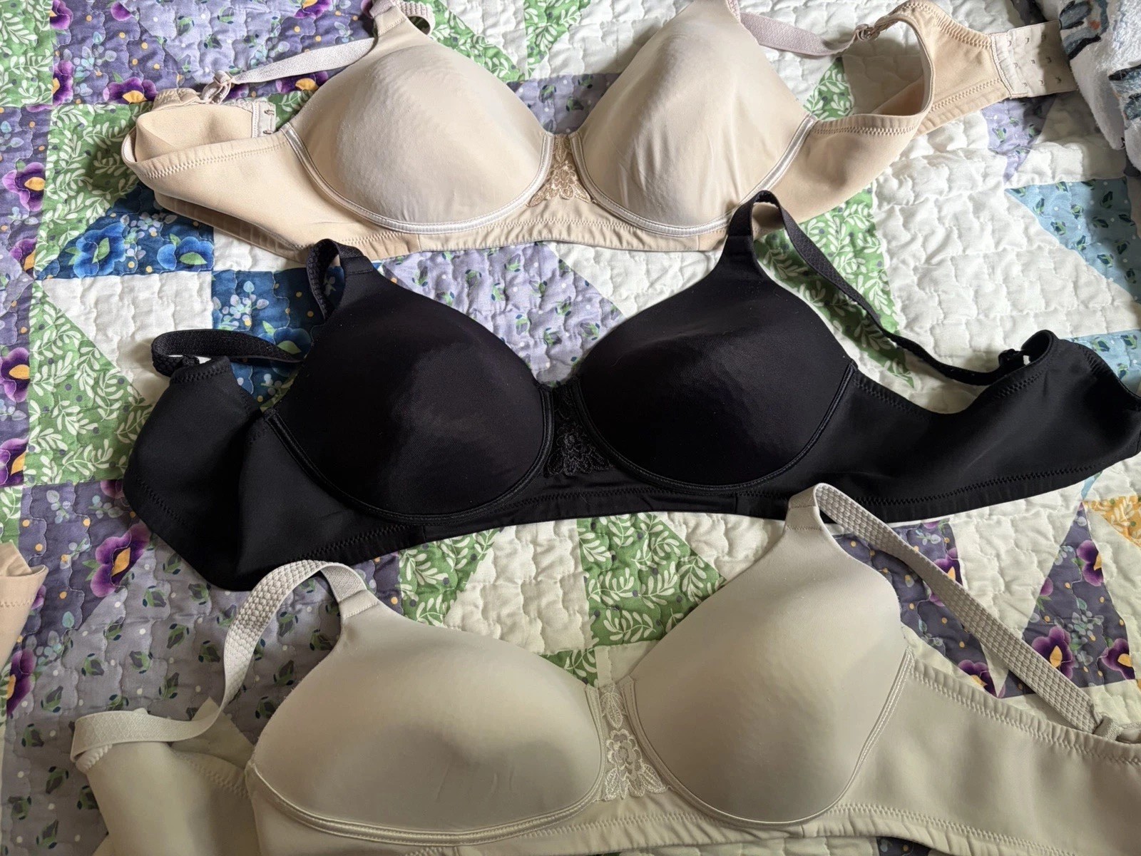 7 — Vanity Fair wireless 38C Bra’s