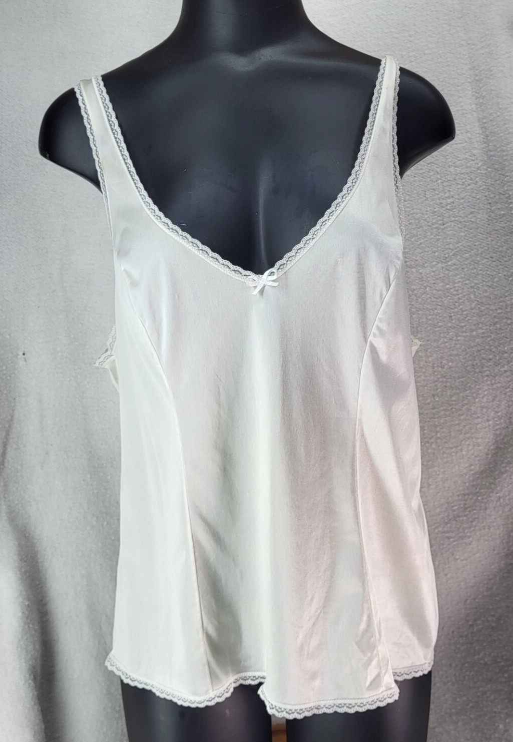 Vintage Vanity Fair Nylon Cami Camisole Lingerie 17-760 Top Size 40/46 Ivory