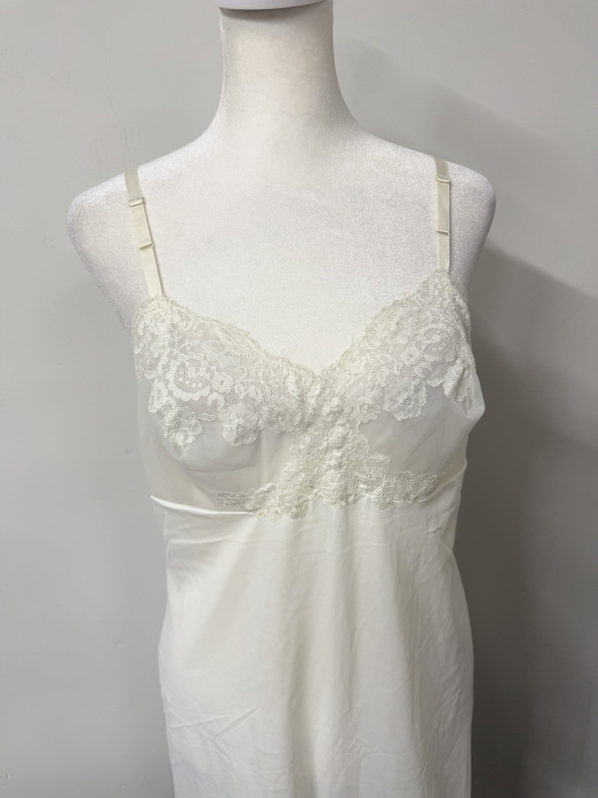 Vtg VAN RAALTE Small Off White Slip Dress Lace Cami Top Silky Nightgown Satin