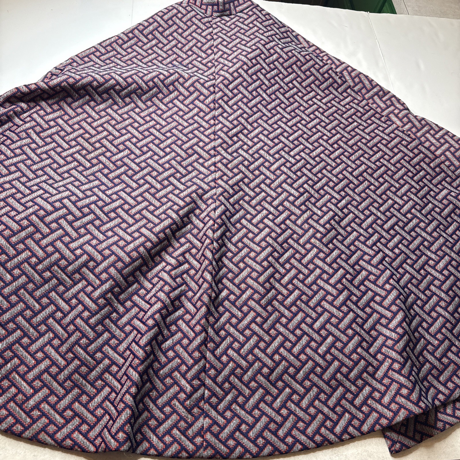Vtg handmade Cape women size L/XL/2XL purple gray button no tag Hamburger Liebe?