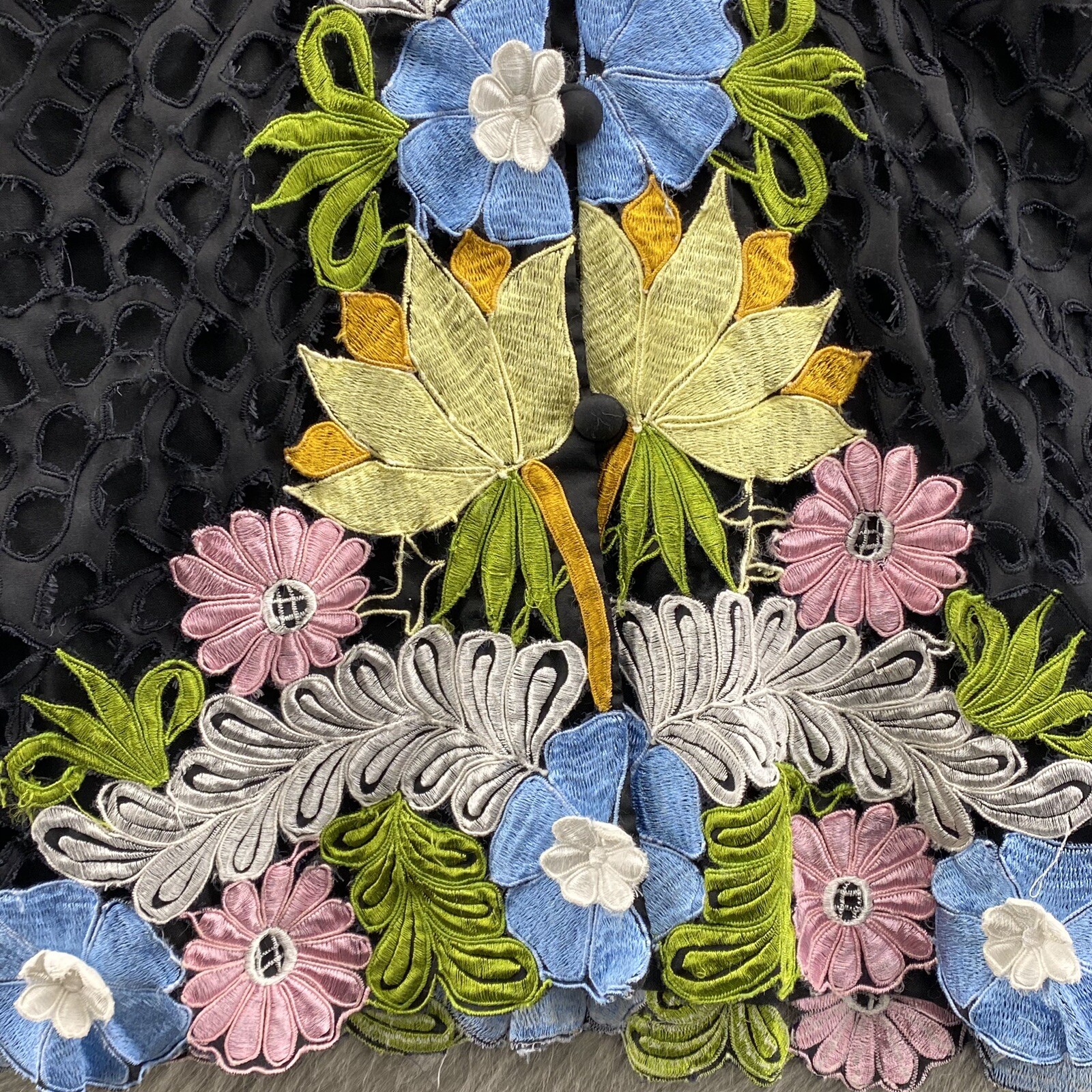 QUEEN CARO OF HONOLULU Vintage Cutwork Heavily Embroidered Applique Jacket Small