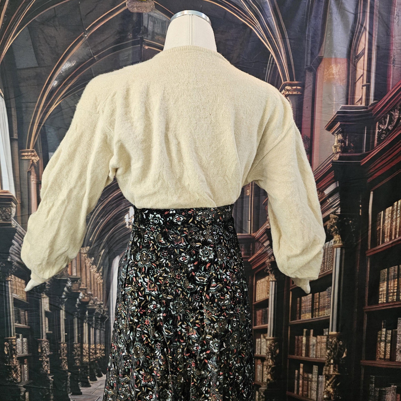 Vintage 1990s Cashmere Sweater Tan V-Neck Pullover Creme Long Sleeve Cozy Warm