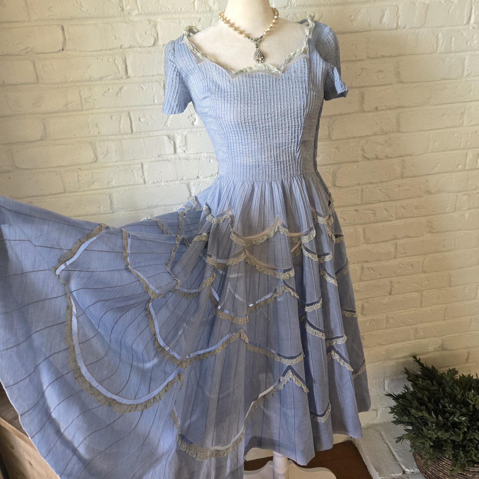 Vtg 1950s 60s Scalloped Lace Dress, XS, Cornflower Blue, Cotton Chambray