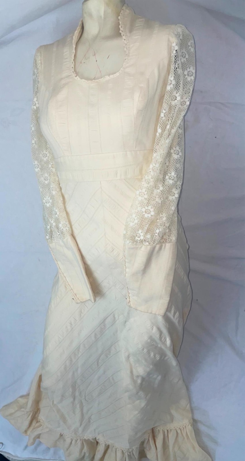 VTG WOMENS 60S RENAISSANCE PRINCESS WHITE LACE LONG SLEEVE WEDDING STYLE DRESS