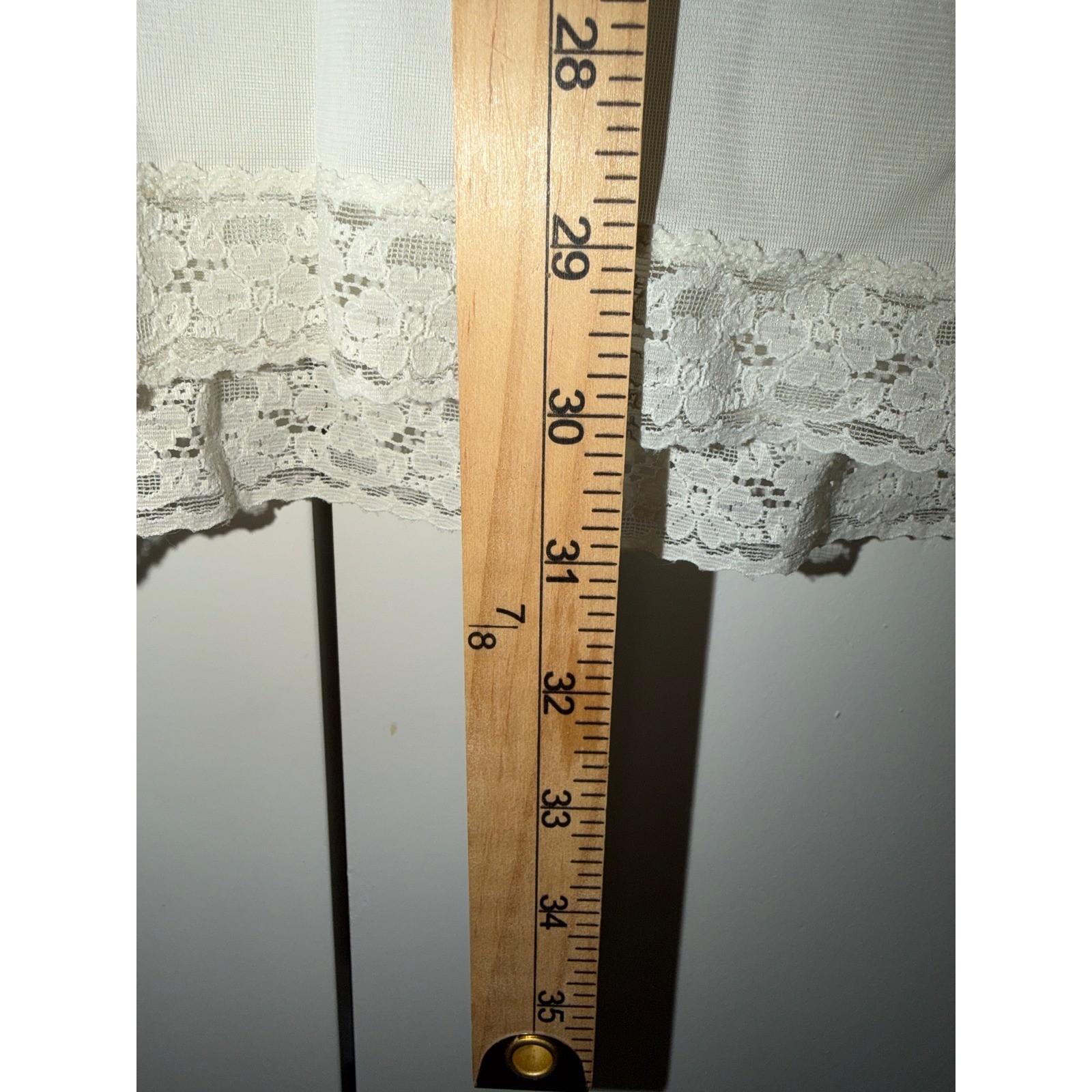 Vanity Fair Vintage Cream Lace Full Slip Antron III Nylon Size 44 Made in USA