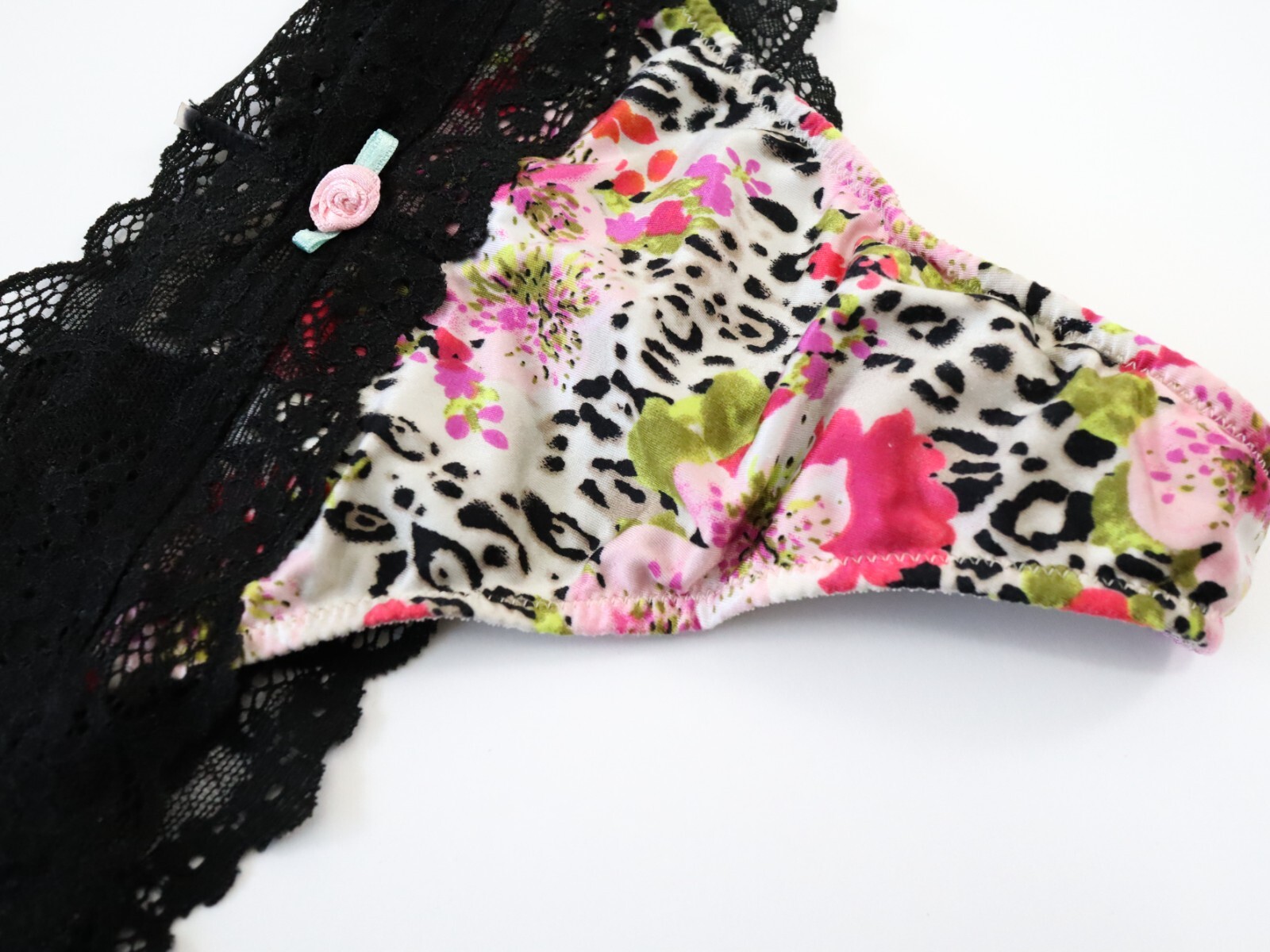 TRUE VTG Victoria’s Secret 2011 Satin Silky Lace Tanga Thong Panty MEDIUM