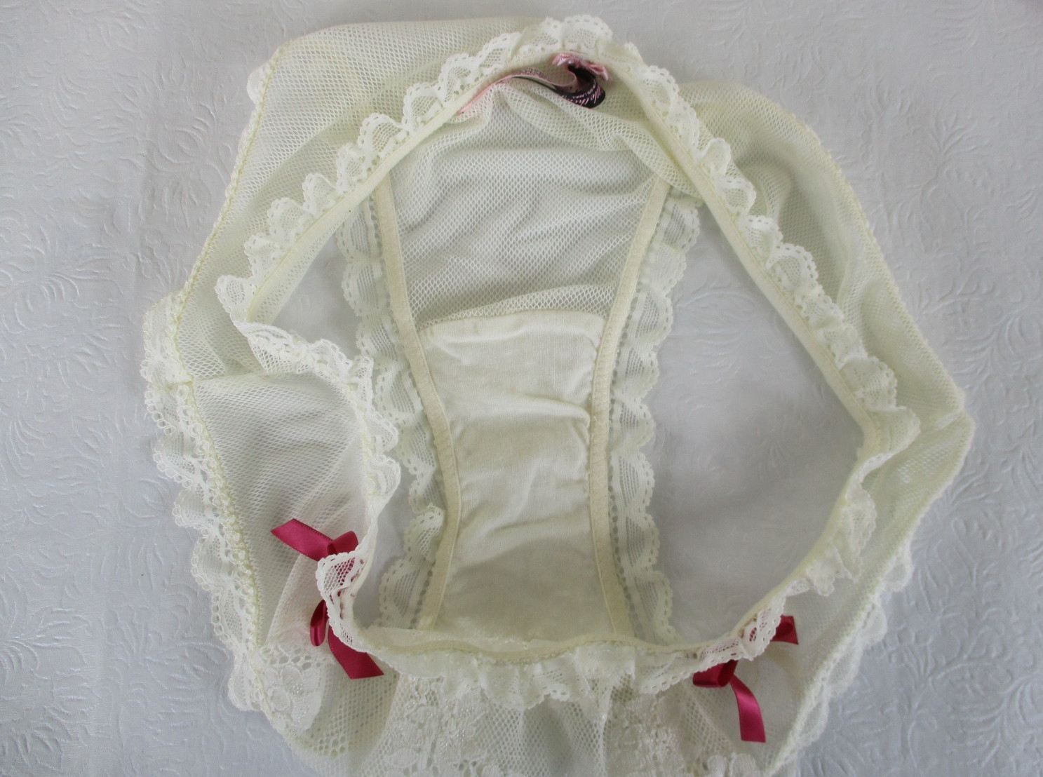 VTG Victoria’s Secret Sexy Little Things sz. L Ivory Lace Frilly Panties Bows